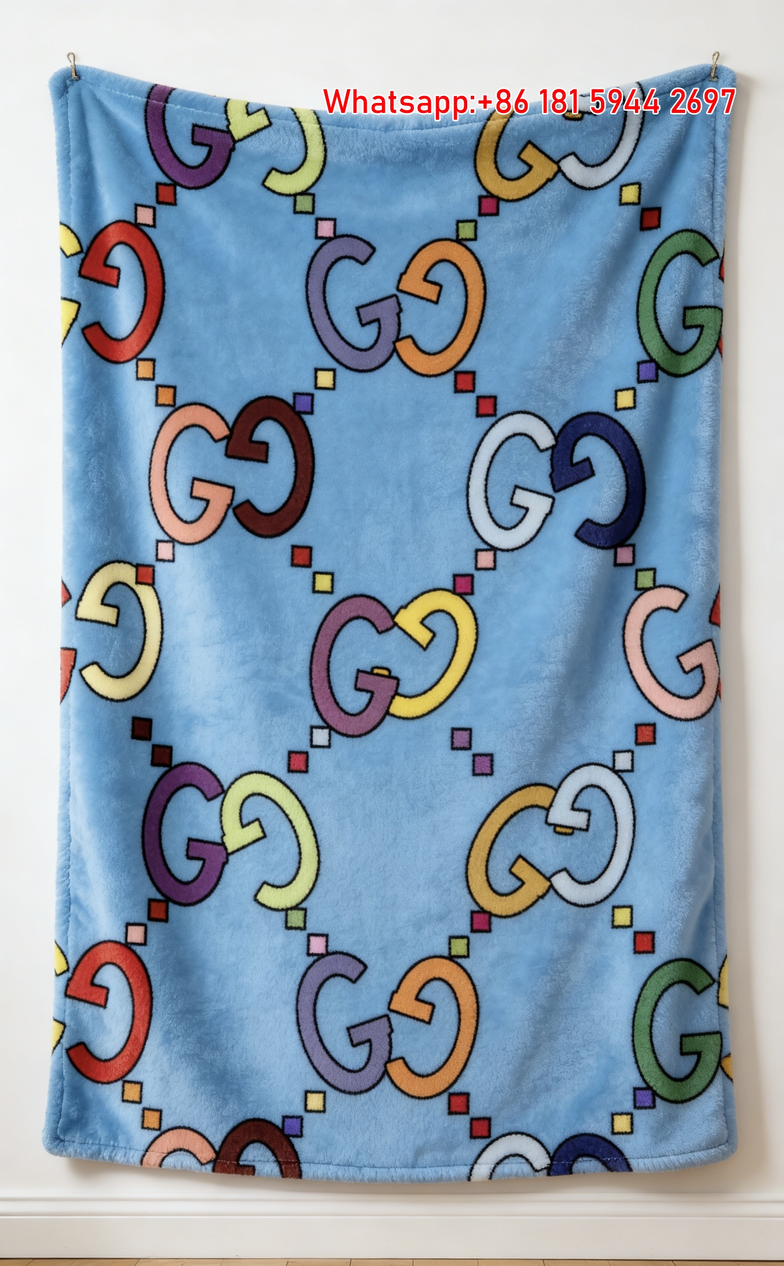 Gucci GG Monogram Colorful Chain Flannel Blanket Vibrant Gucci Monogram Decor Throw blankets IMG_2617